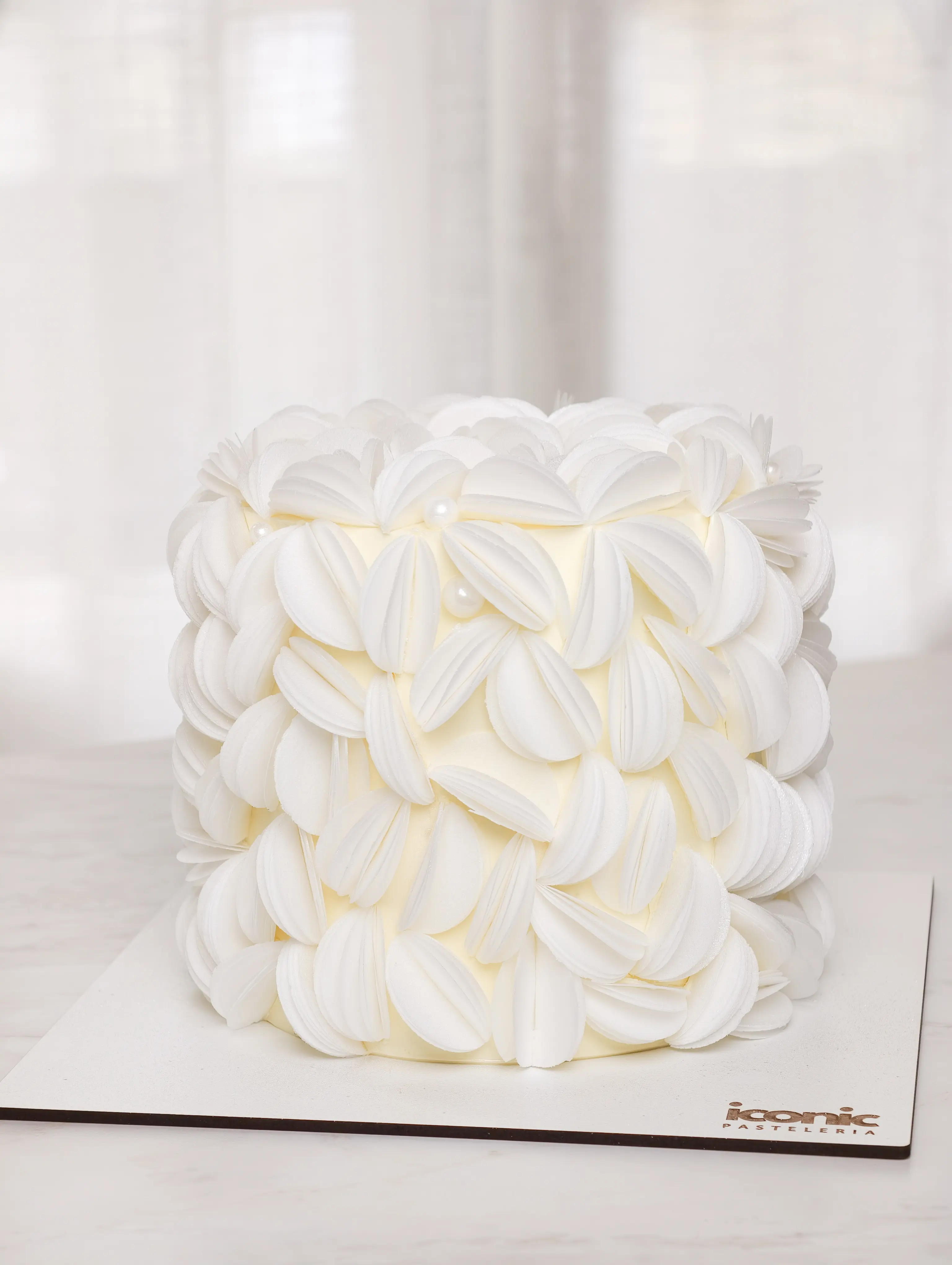 Tarta Pétalos & Perlas